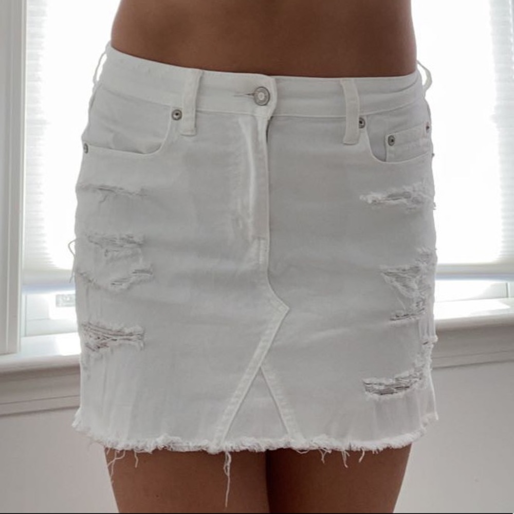 American Eagle white denim skirt!